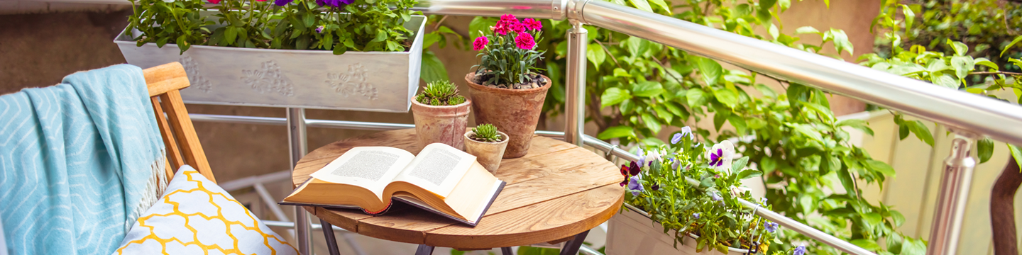 9 Tips for a Beautiful Balcony Garden