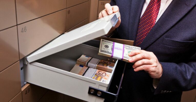 SC asks Jaypee to deposit Rs 2,000 crores