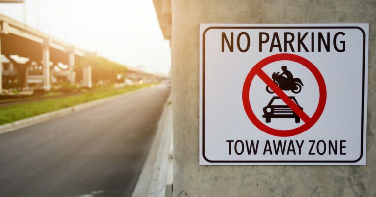 Declare roads adjacent to parking sites as no-parking zones: Delhi L-G