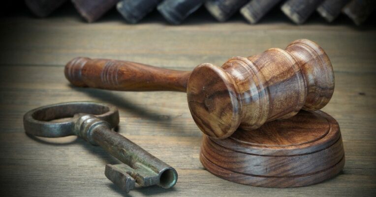 Deposit Rs 750 crores by December 2017, to get bail: SC to Unitech MD