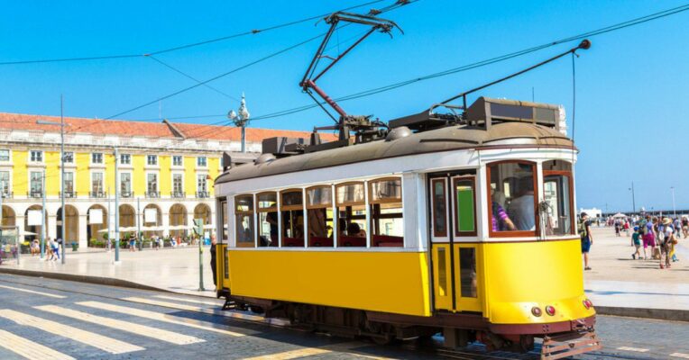 TERI bats for dual use of Kolkata trams' overhead power lines