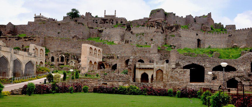 Who made Golconda fort