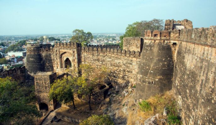 Jhansi Fort: The legendary fort of Rani Lakshmi Bai spans 15 acres