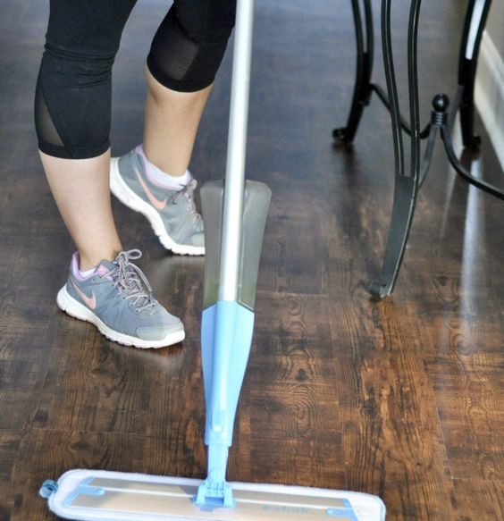 Vinyl floor cleaning