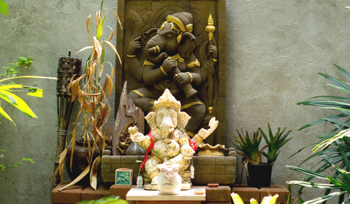 Which Ganesha Idol Or Photo Is Best For Home 