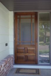 2025 में आपके घर के लिए 29 बेहतरीन मॉडर्न जालीदार दरवाजे के डिजाइन आइडिया