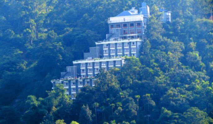 Munnar resorts you can stay at with family and friends