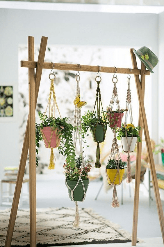 Stand for planters: Design ideas for your houseplants
