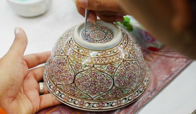 Pottery painting: A utilitarian industrial art