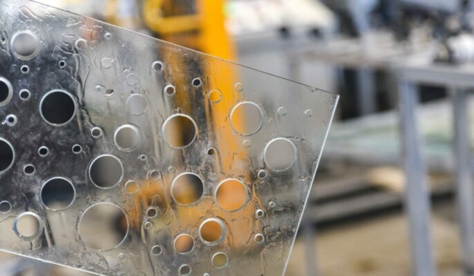 How to drill hole in glass?
