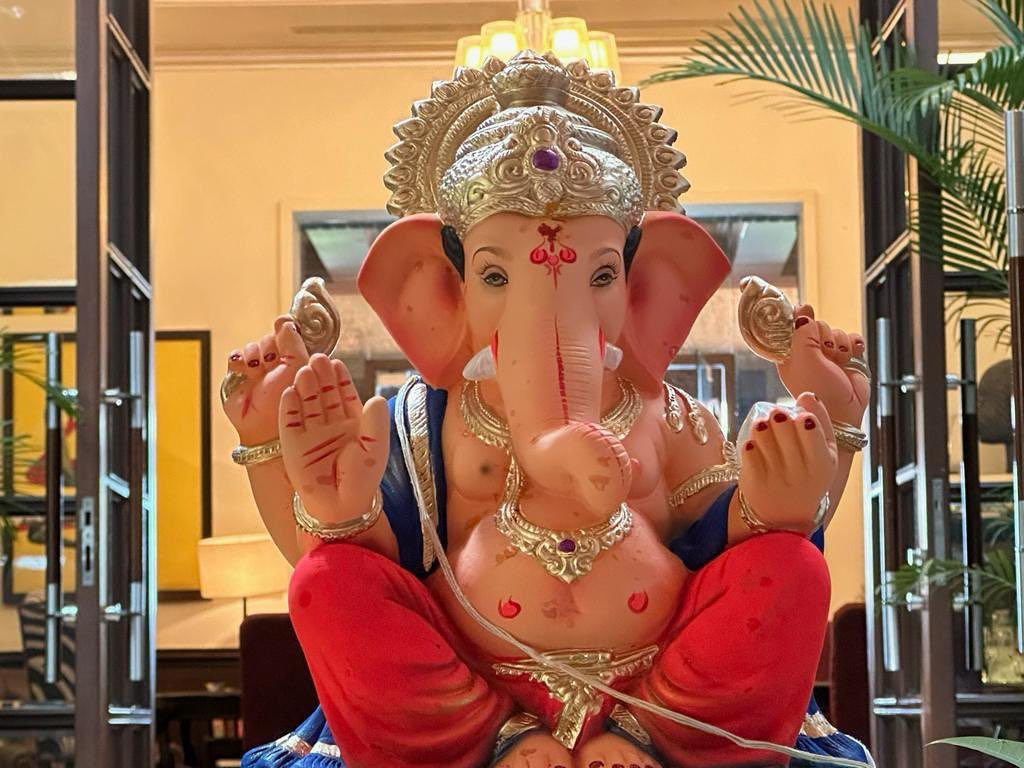 Shah Rukh Khan house Ganpati