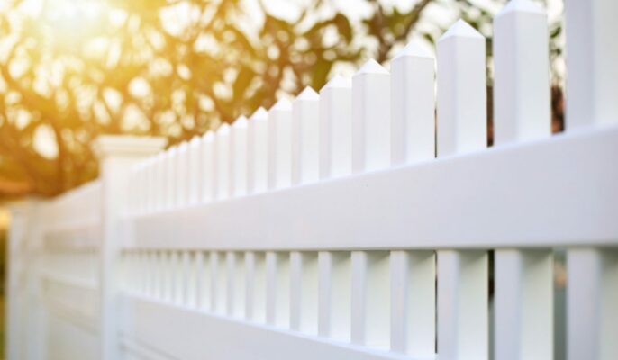 How to install fencing gate?