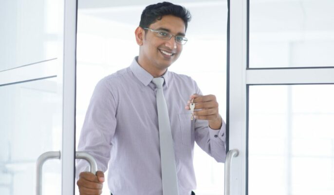 How to become a real estate agent in India?