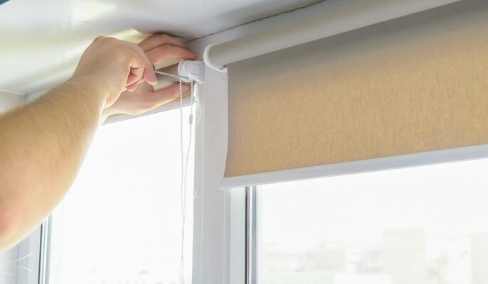 How to install window blinds at home?