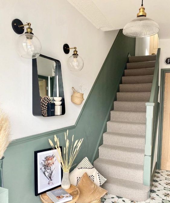 10 Best staircase wall colour combinations for home
