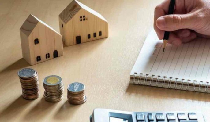 What does a commercial property manager do?
