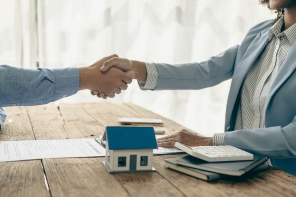 How do you identify a good broker for home buyers?
