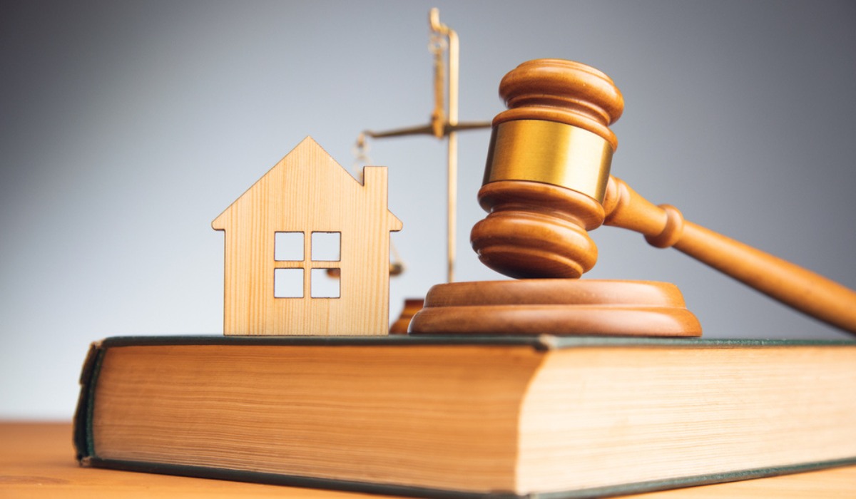 How to verify if the property title is legal in Maharashtra?